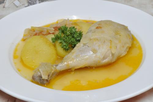 Kuře s bramborami  – Snadné Česko recept, zvládnete za 30 - 45 minut